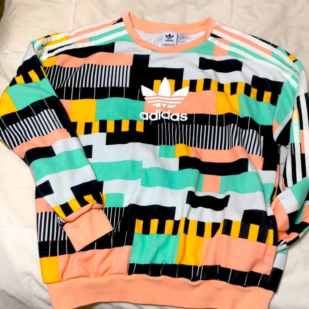 Adidas sweatshirt. Fits more like S/M